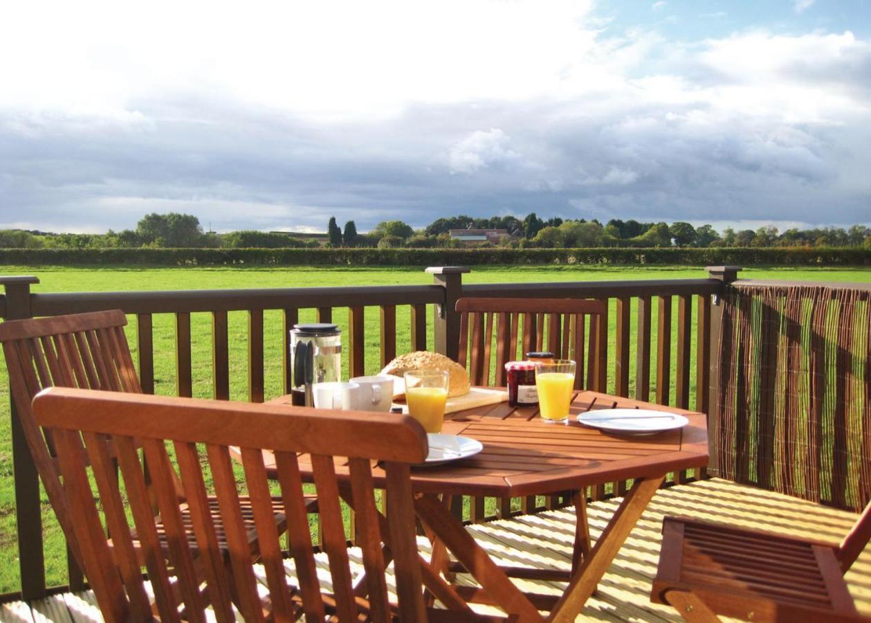 Wighill Manor Lodges Tadcaster Bagian luar foto